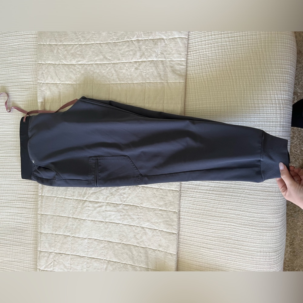 Figs women’s jogger scrubs